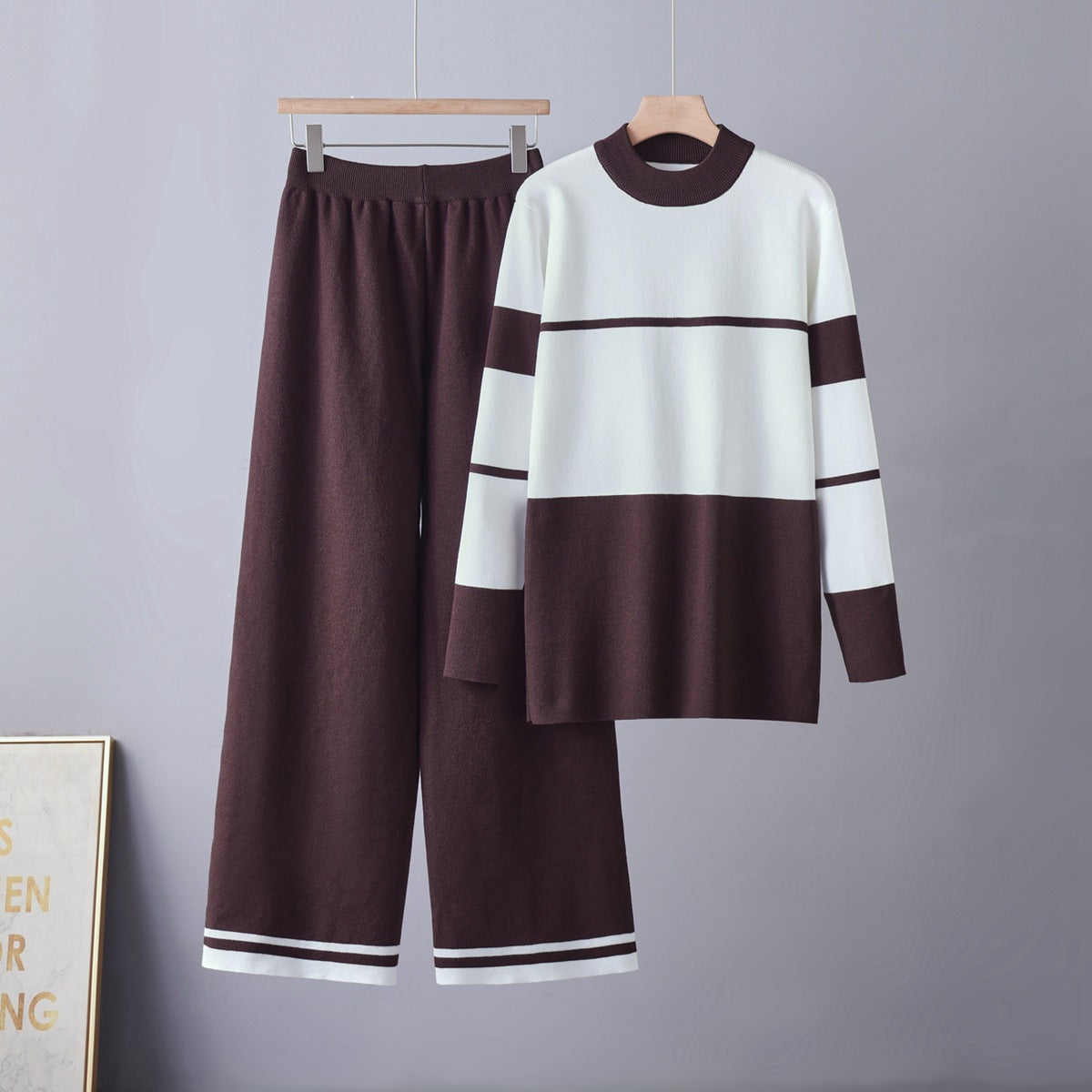 Conjunto de dos piezas con top de cuello redondo en bloques de color y pantalón de pernera ancha