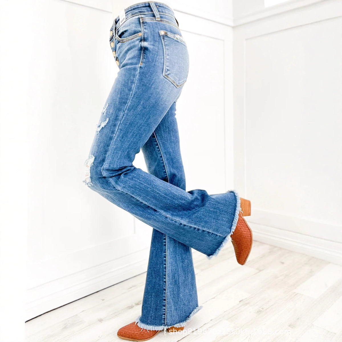 Style high-waisted buttoned ripped jeans women vintage streetwear commuting versatile solid color slim fit flared pants trendy