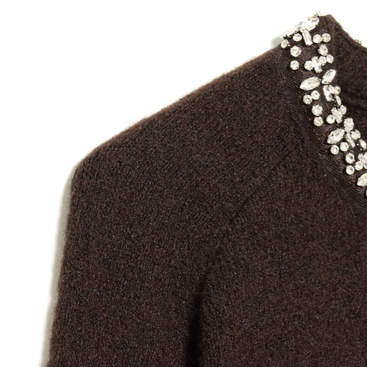Long sleeved round neck jewelry bead collar knitted sweater