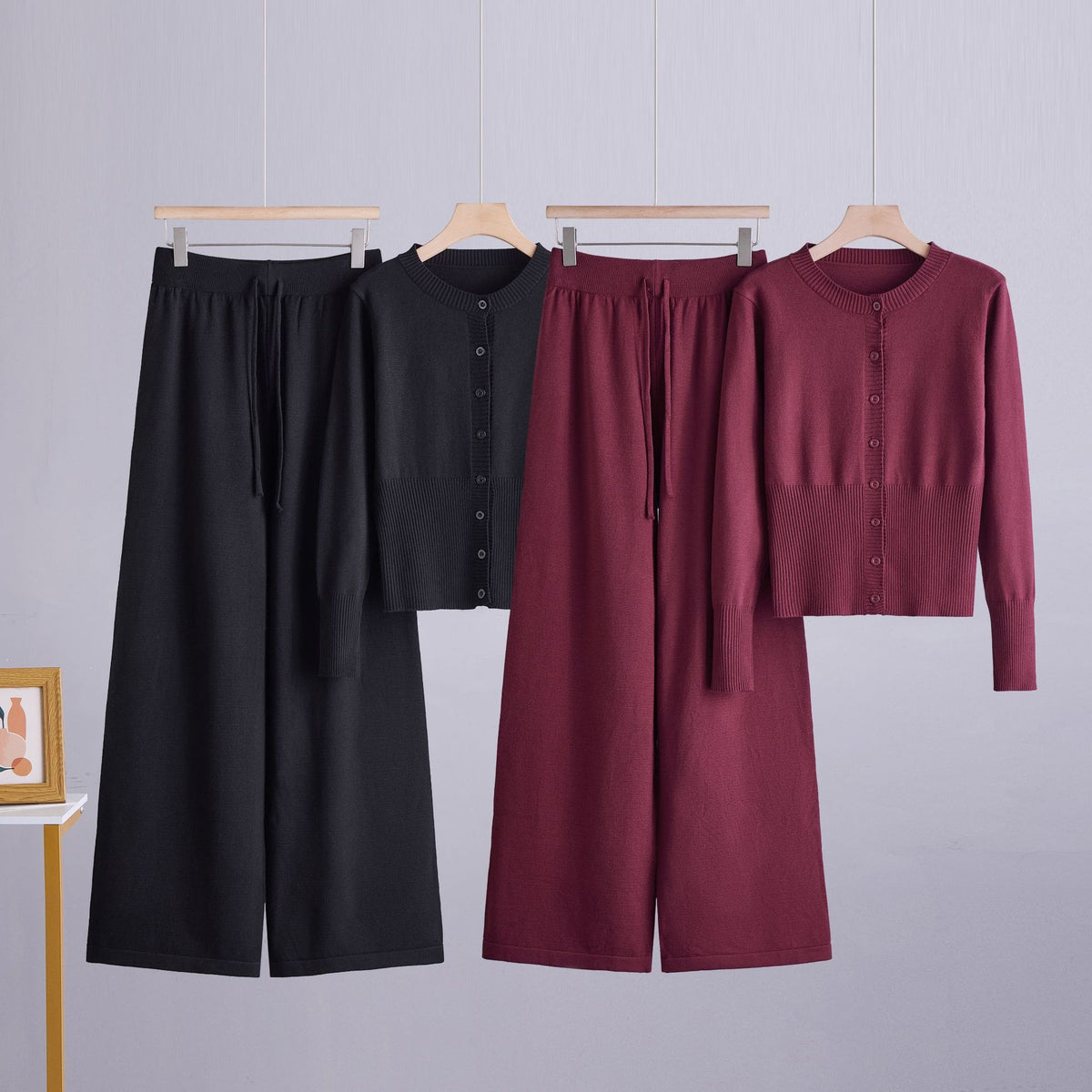 Conjunto de dos piezas con cárdigan de cuello redondo y botones y pantalón ancho recto de tiro alto