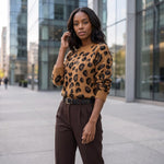 Jersey de manga larga con cuello redondo y estampado de leopardo