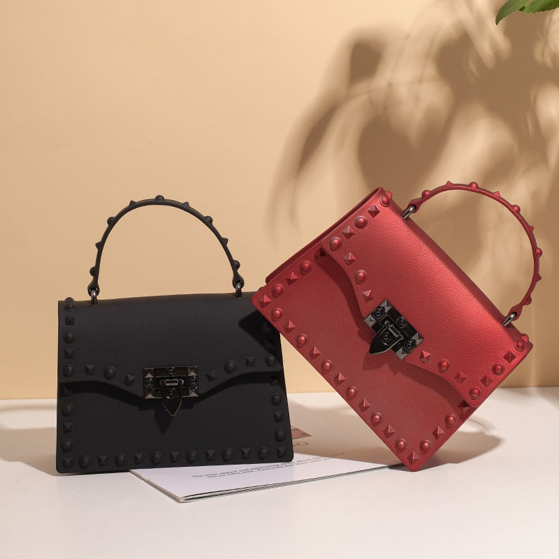 Bolso de PVC impermeable para mujer con cadena y tachuelas, estilo punk