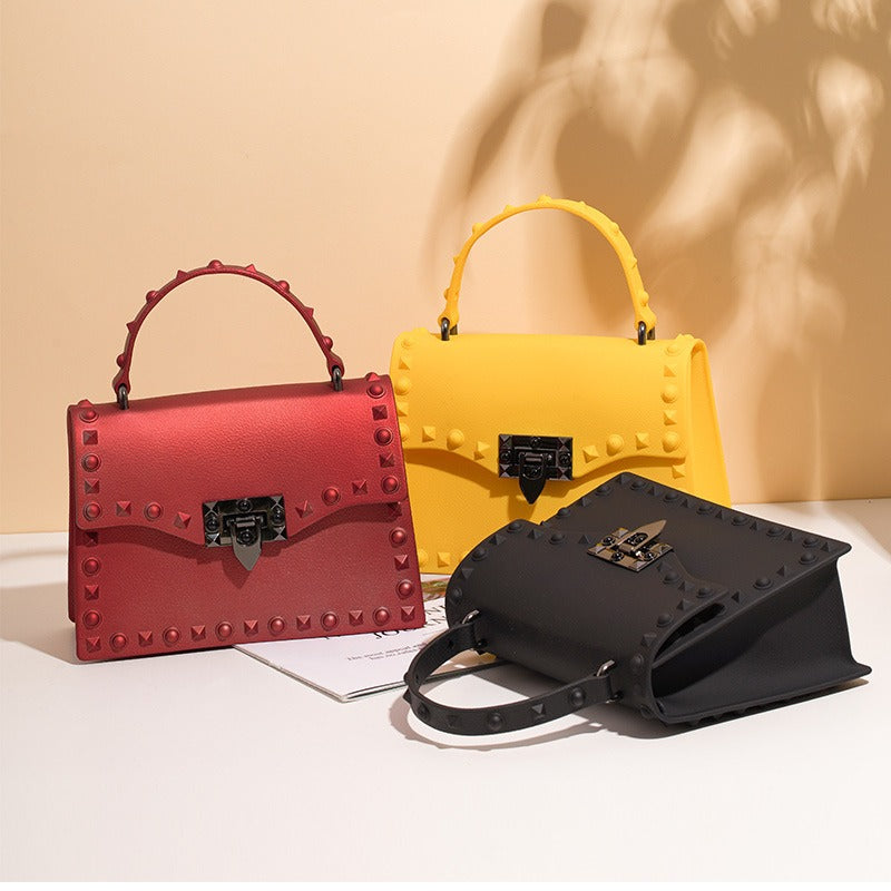 Bolso de PVC impermeable para mujer con cadena y tachuelas, estilo punk