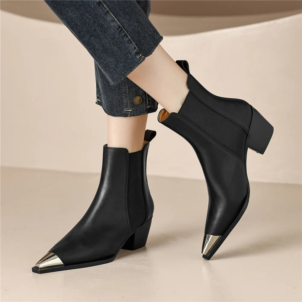 Botines Chelsea de piel auténtica para mujer con tacón ancho y adorno metálico, para otoño e invierno