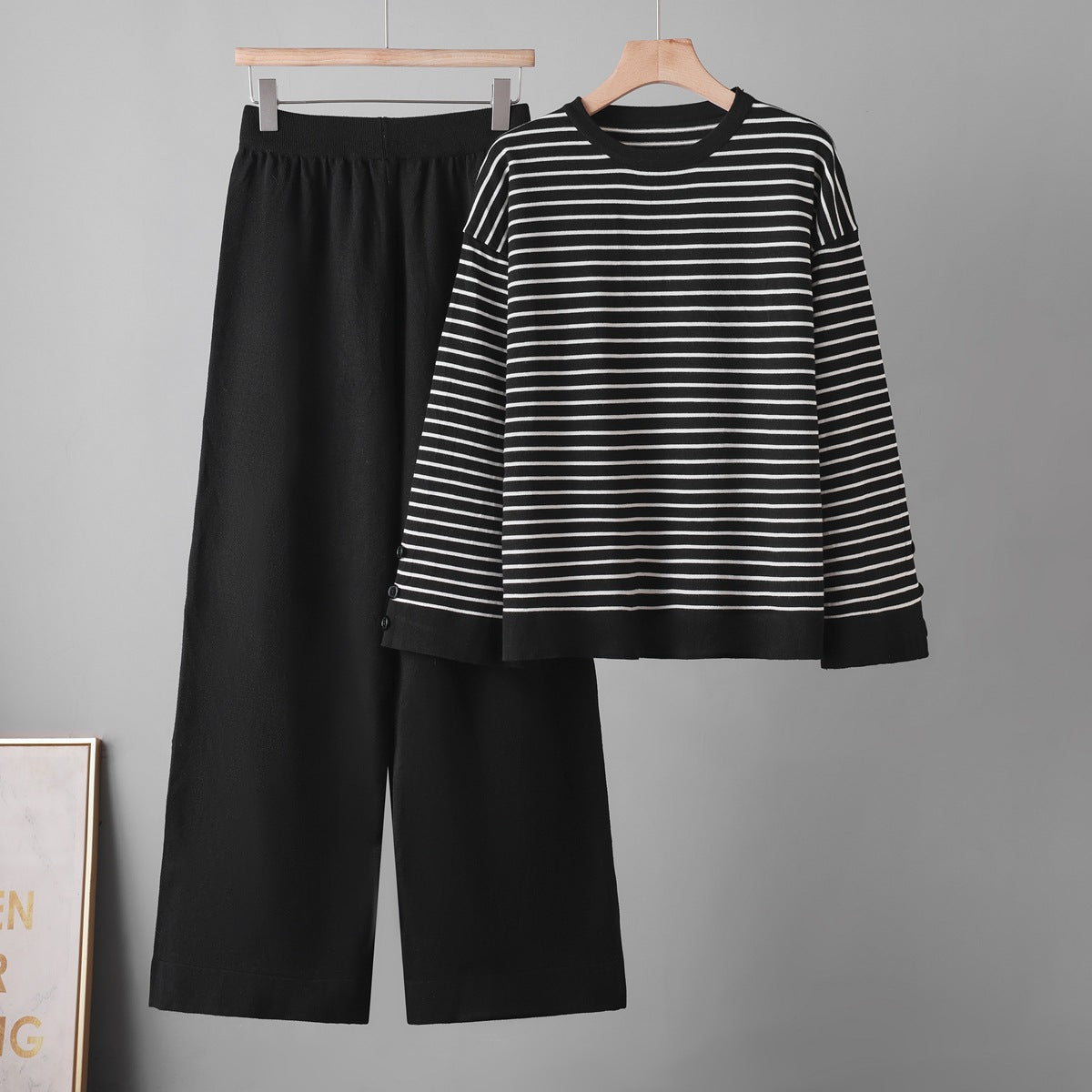 Conjunto de dos piezas para mujer con top de rayas y pantalón de pernera ancha