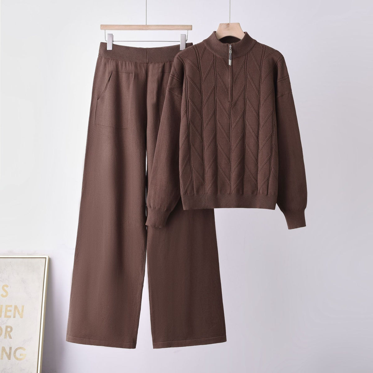 Conjunto de dos piezas con jersey de media cremallera y pantalón de pernera ancha