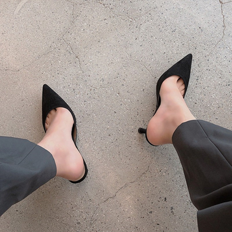 Zapatos destalonados para mujer con punta fina y tacón medio