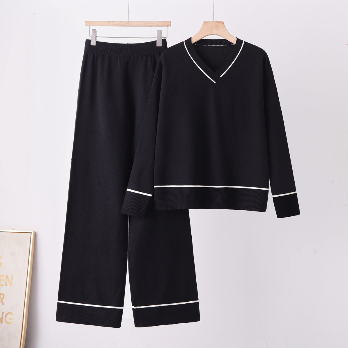 Conjunto de dos piezas con jersey holgado y pantalón.⠋  Conjunto