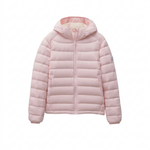 Chaqueta rosa con fondo blanco
